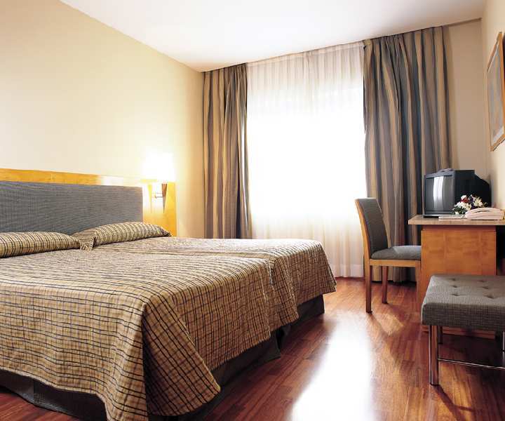 Nh Madrid Ventas Hotel Phòng bức ảnh